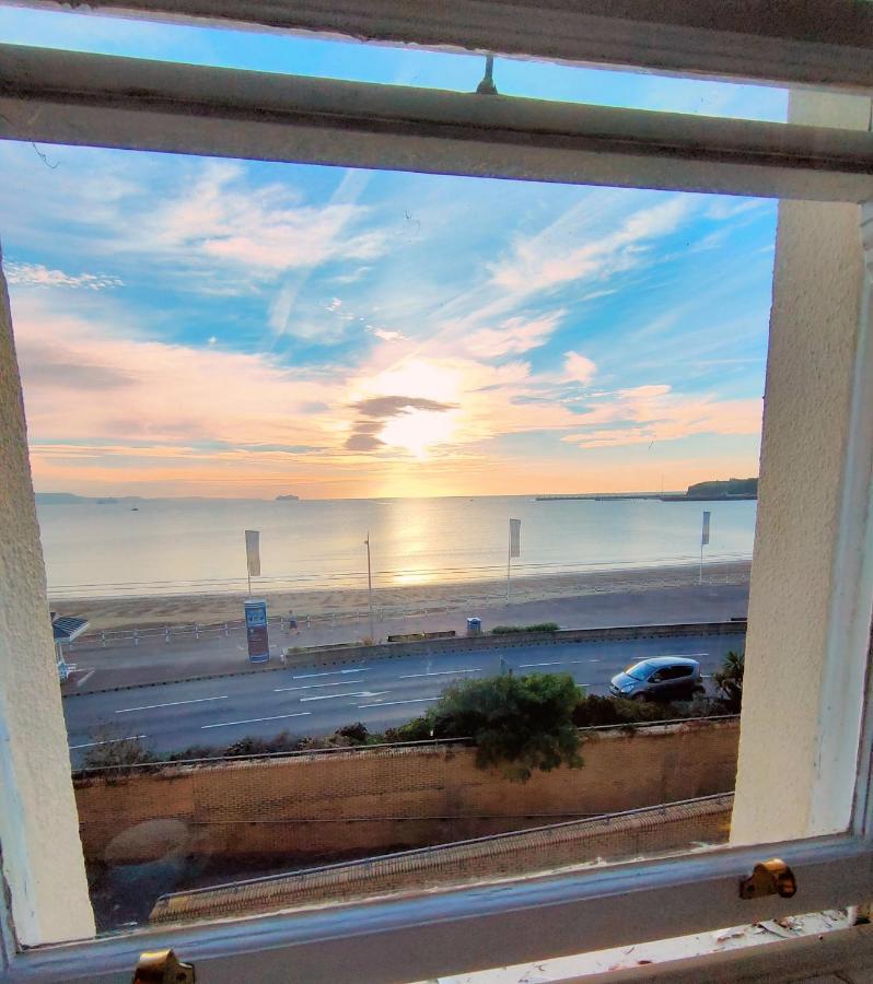 Sunrise View - Beachfront Apartment, Weymouth Dış mekan fotoğraf