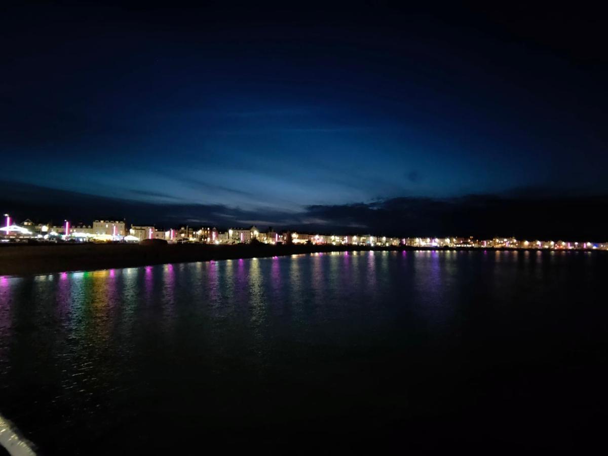 Sunrise View - Beachfront Apartment, Weymouth Dış mekan fotoğraf