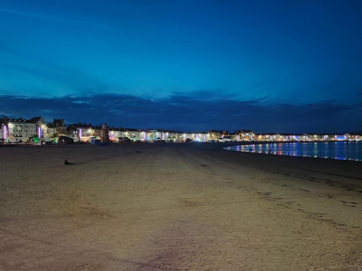 Sunrise View - Beachfront Apartment, Weymouth Dış mekan fotoğraf